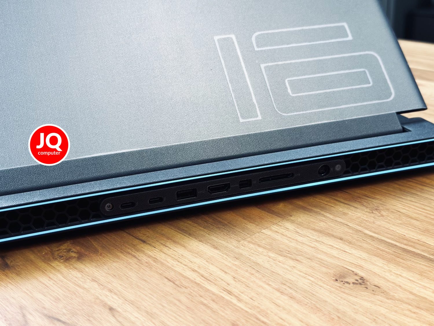 Dell Alienware M16 R1 - Image 18