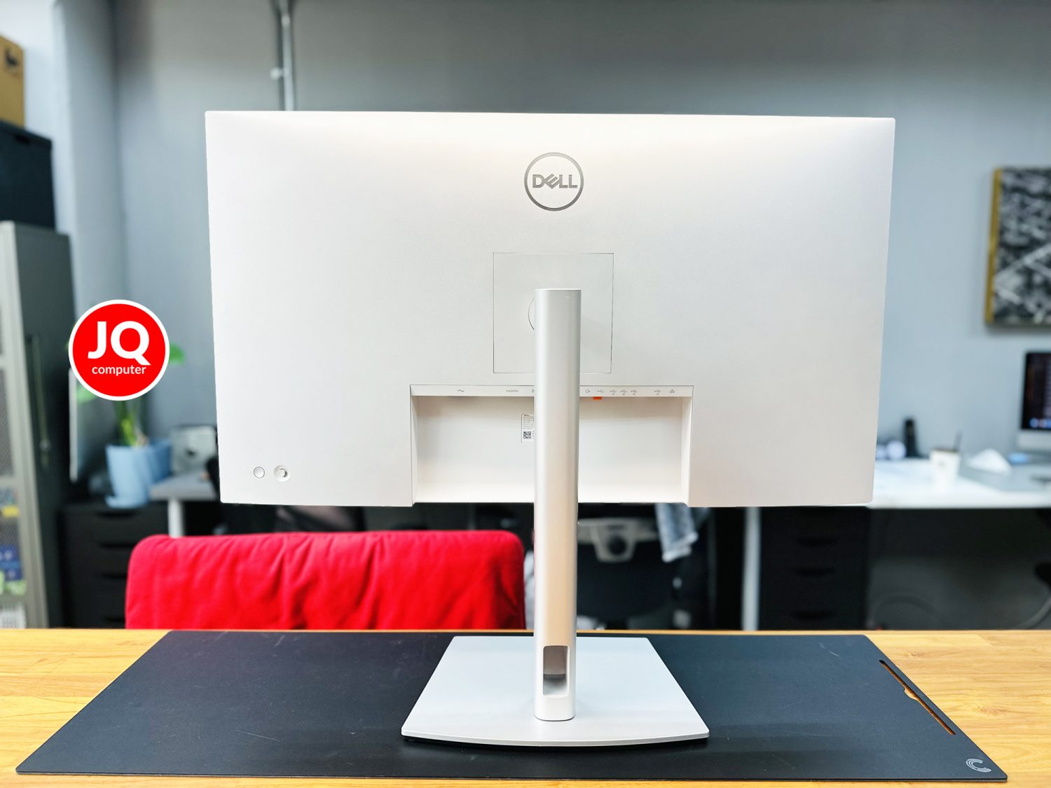 Dell UltraSharp 32" 4K USB-C - Image 2
