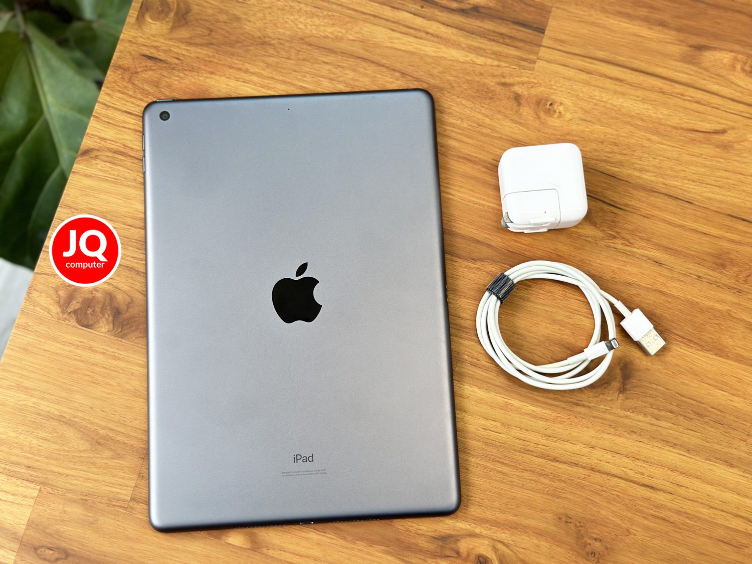 iPad 7 WiFi - Image 2