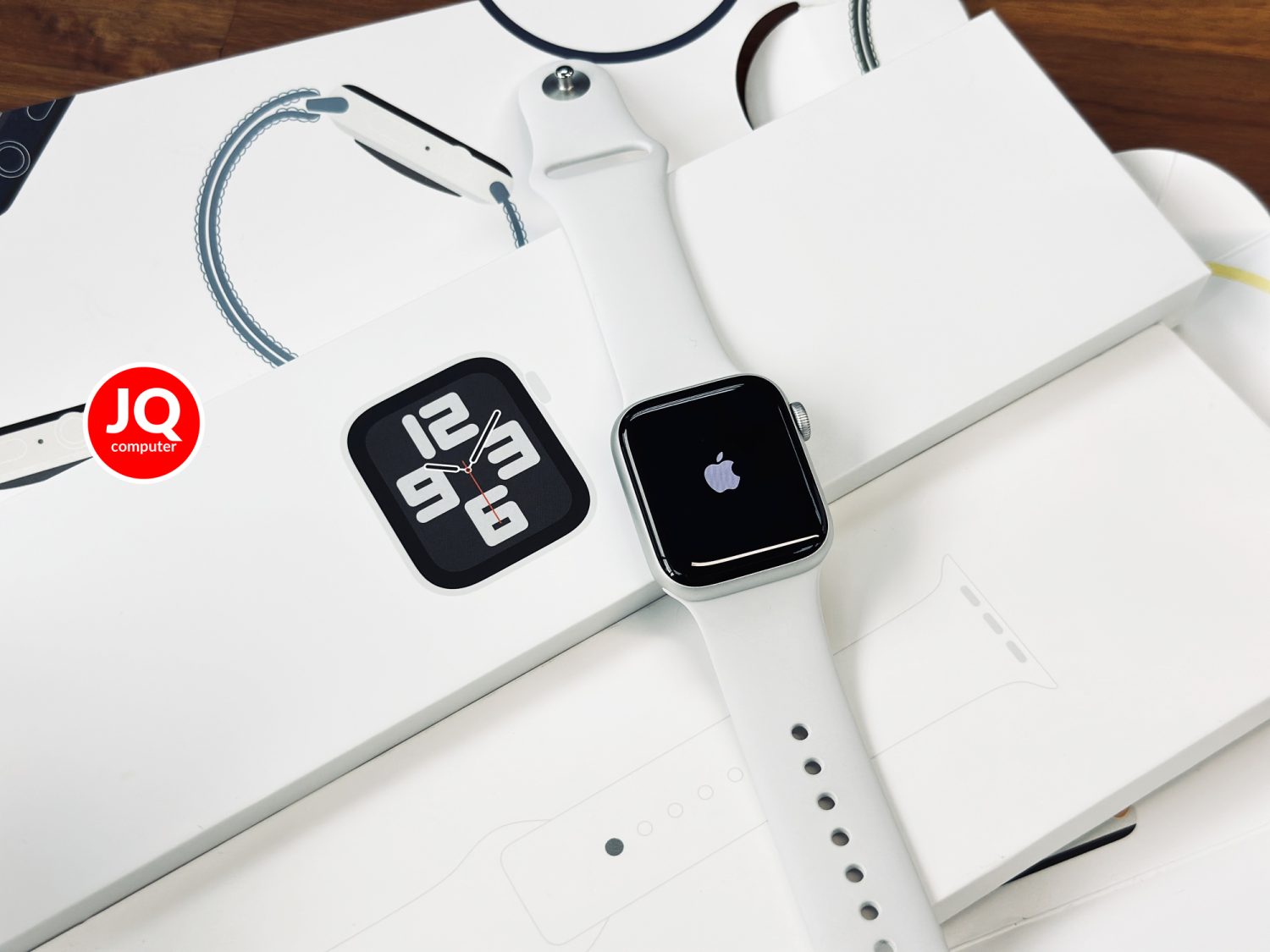 Apple Watch SE 2 GPS - Image 2
