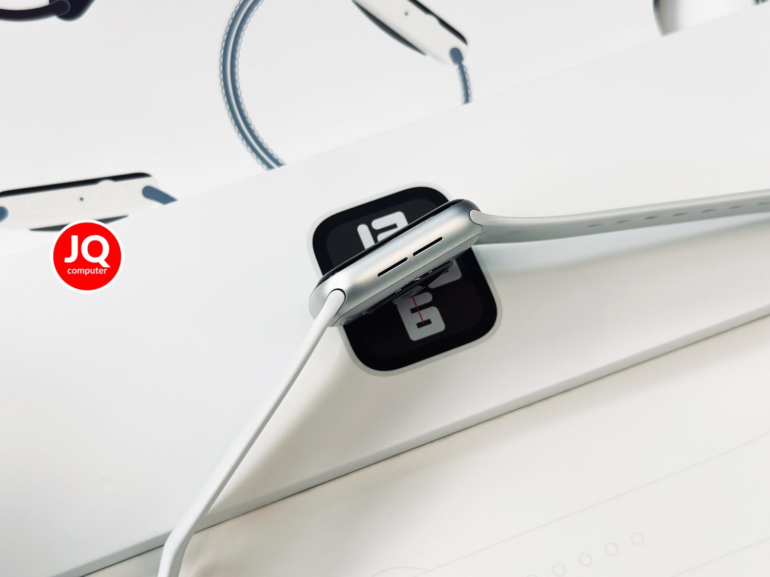 Apple Watch SE 2 GPS - Image 4