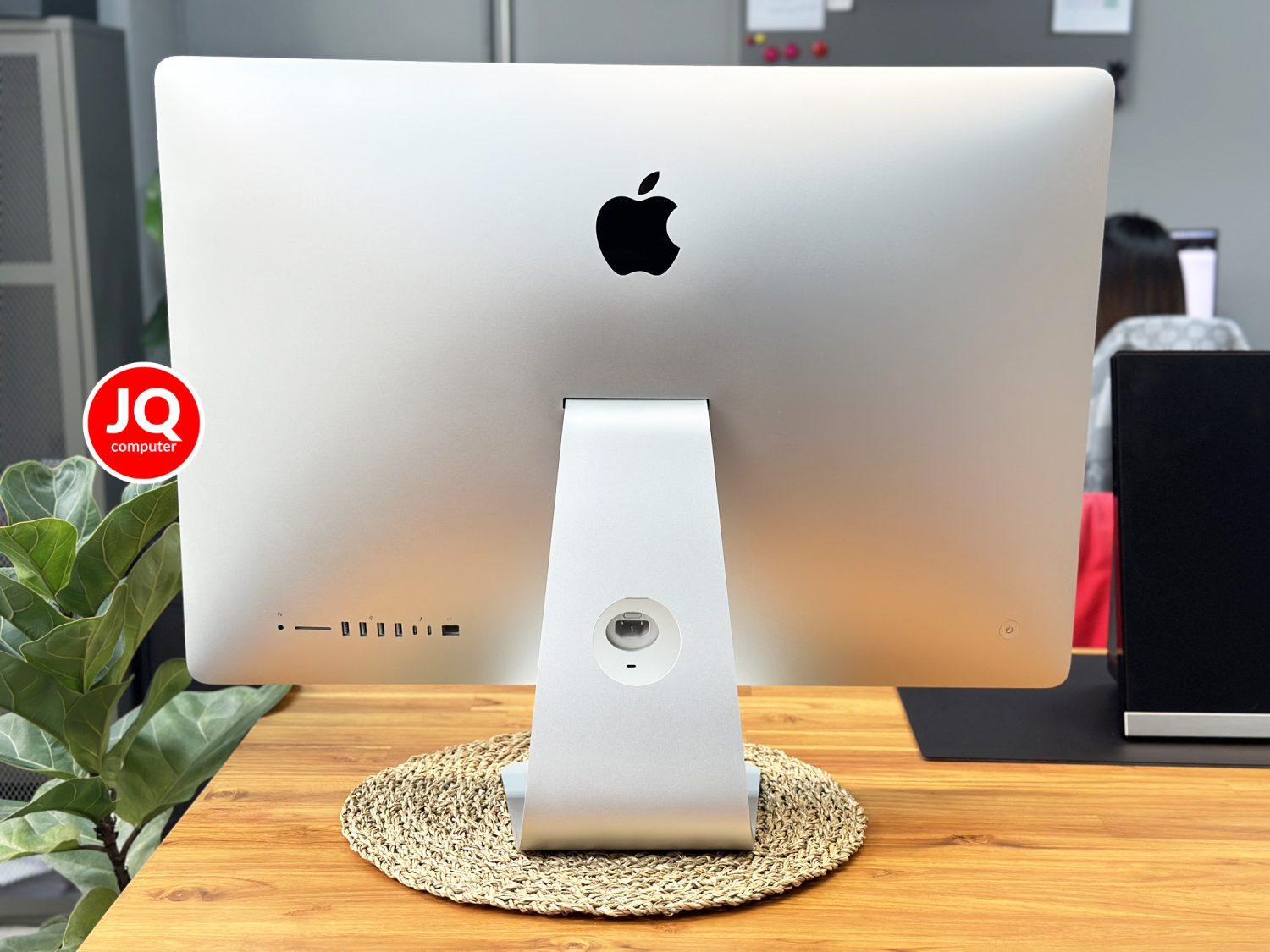 iMac 27" 5K, Intel Core i5, 2019 - Image 2
