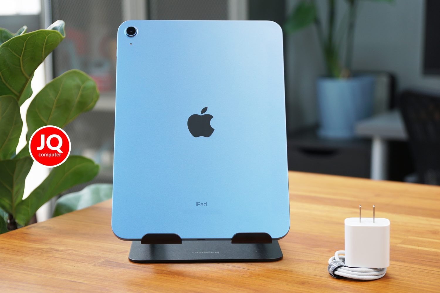 iPad 10 WiFi - Image 2