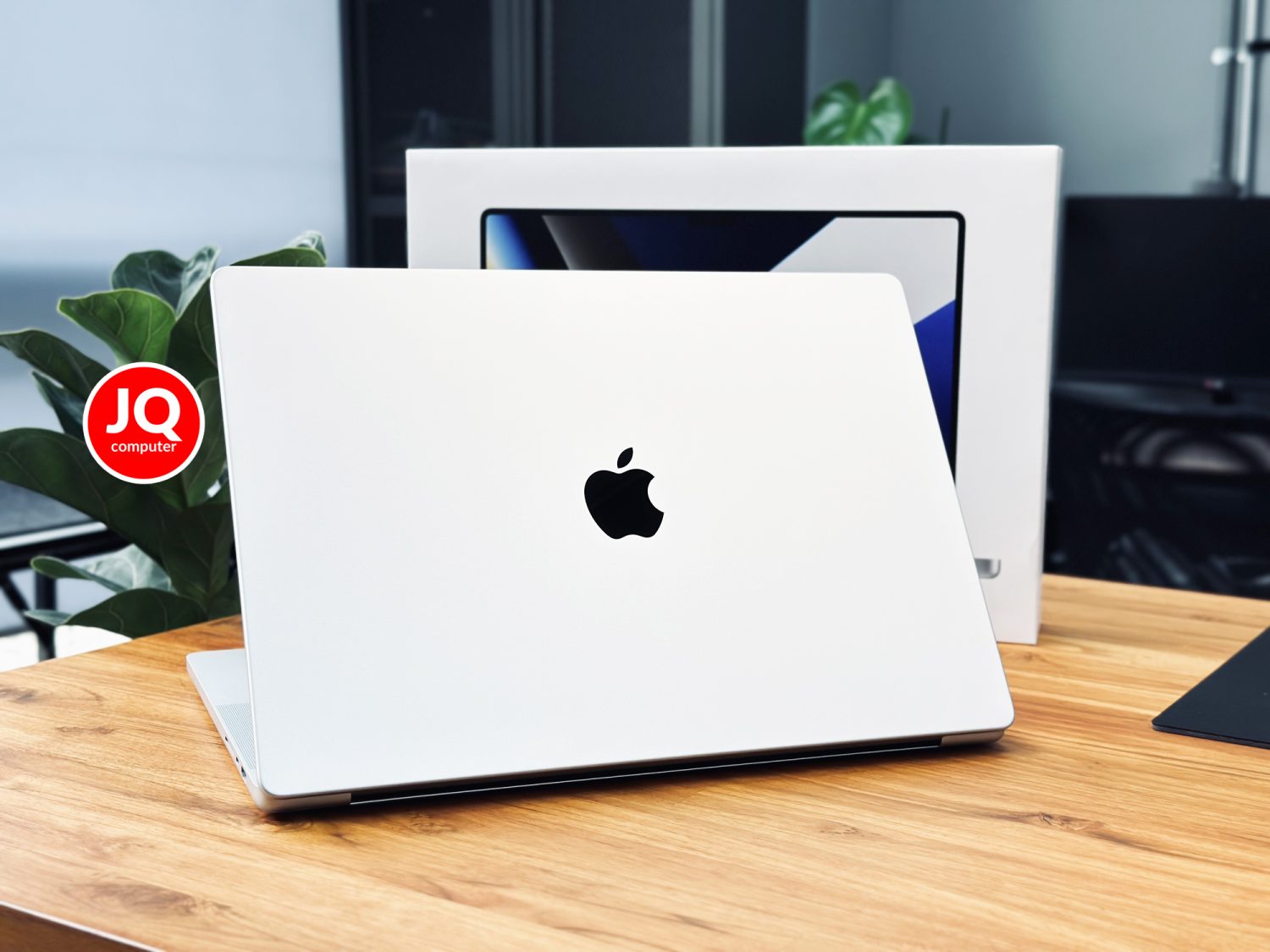 MacBook Pro 16" Apple M1 Pro, 2021 - Image 2
