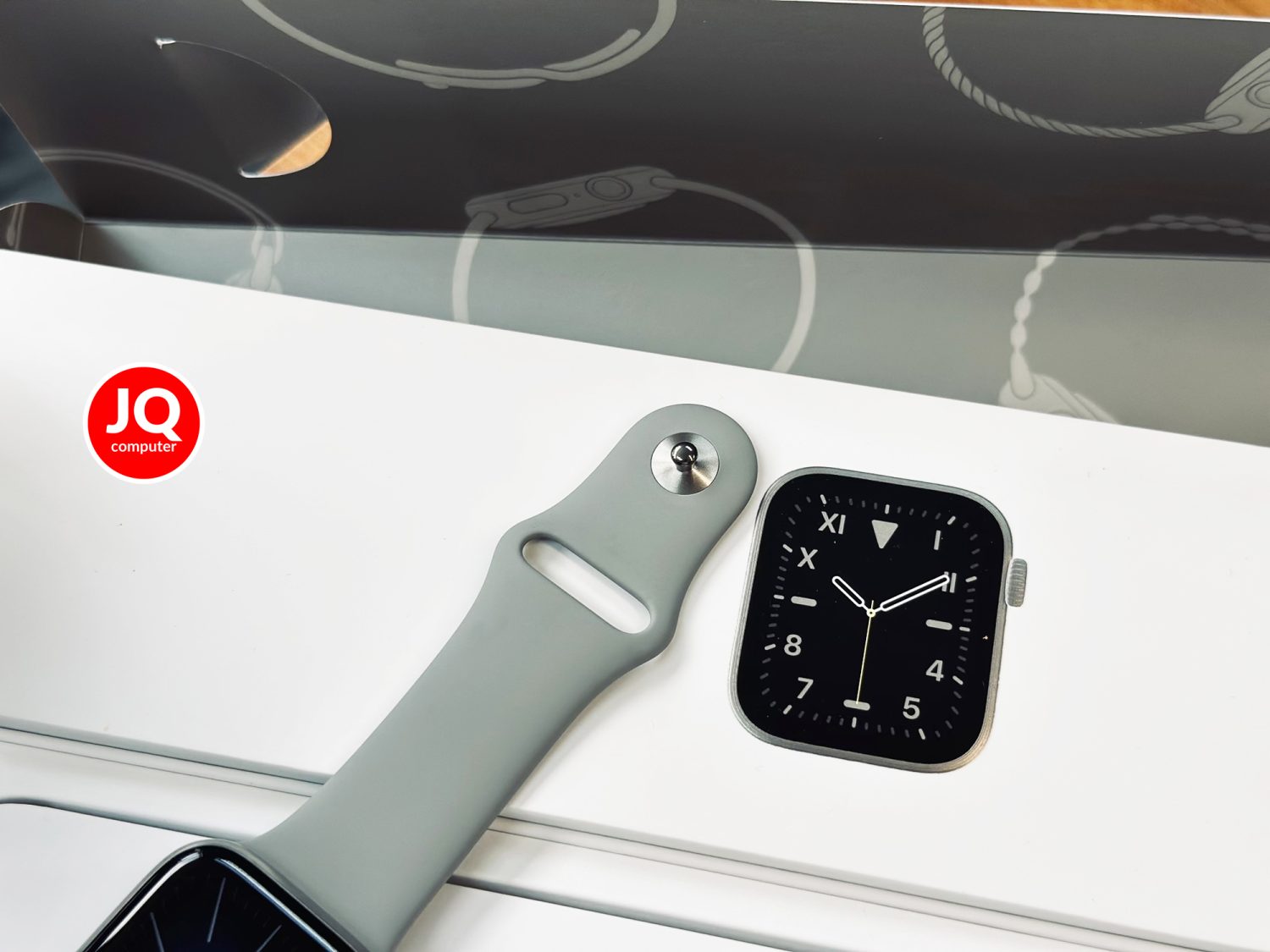 Apple Watch Series 6 Titanium - Image 6