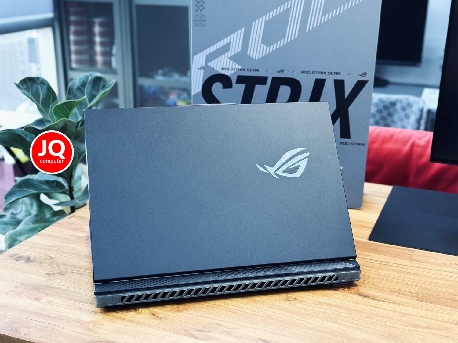 Asus ROG Strix Scar 18 - Image 2