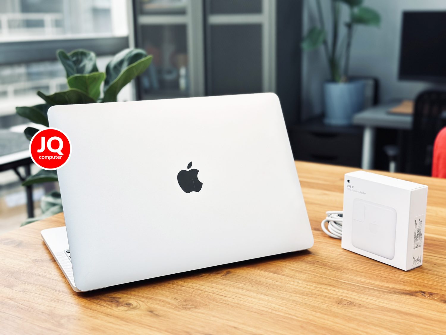 MacBook Pro 13" Apple M2, 2022 - Image 2