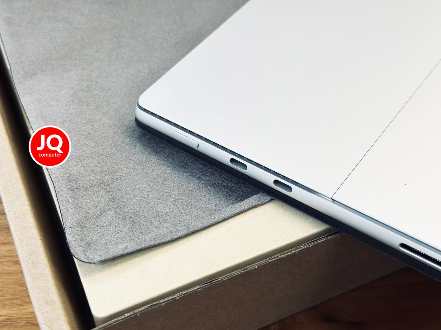 Microsoft Surface Pro 8, Intel Core i5 - Image 3