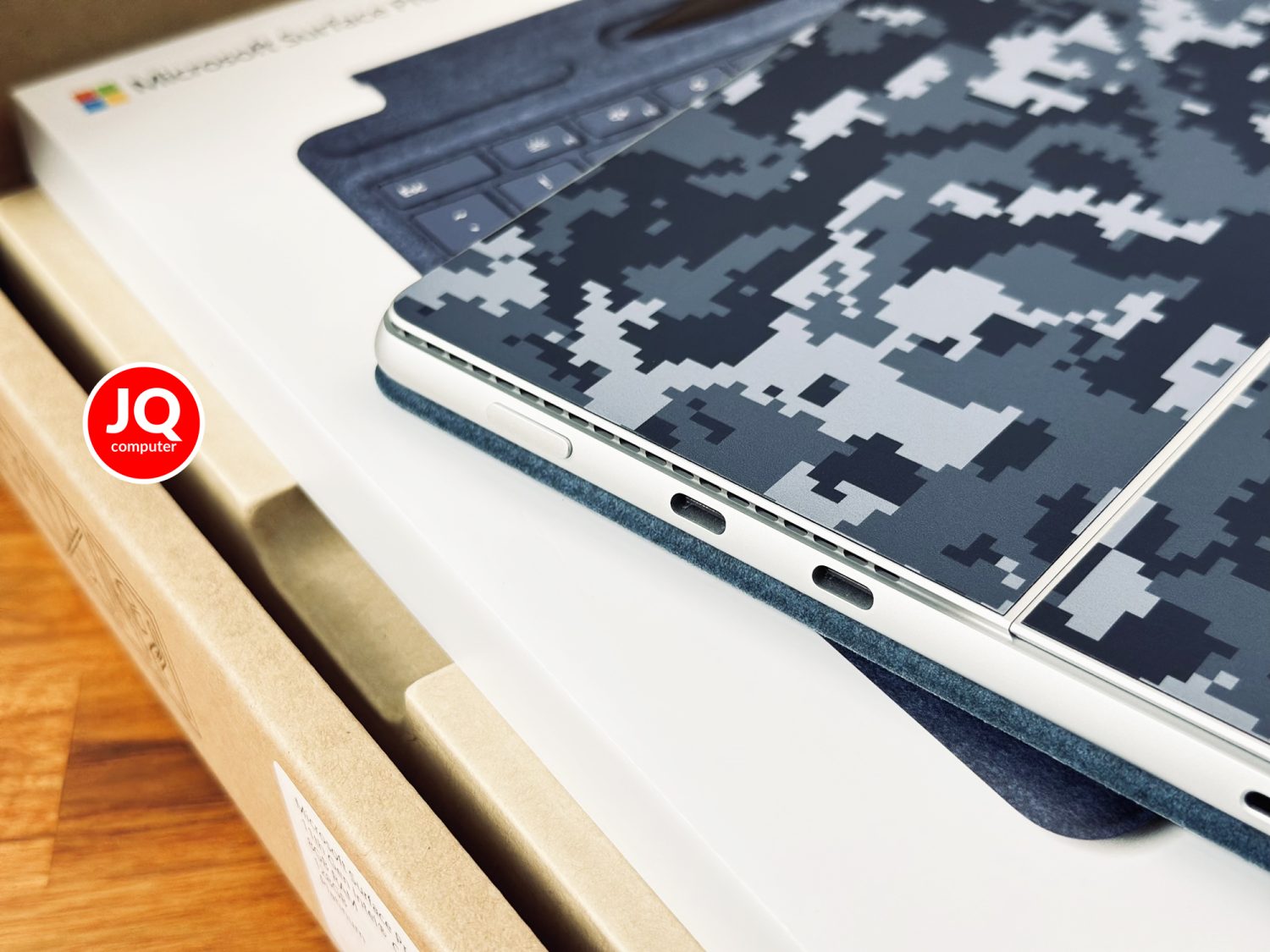 Microsoft Surface Pro 8, Intel Core i3 - Image 3