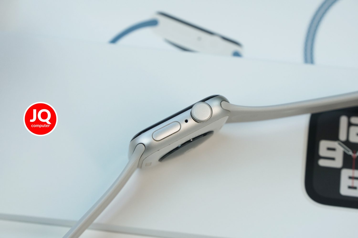 Apple Watch SE 2 GPS - Image 2