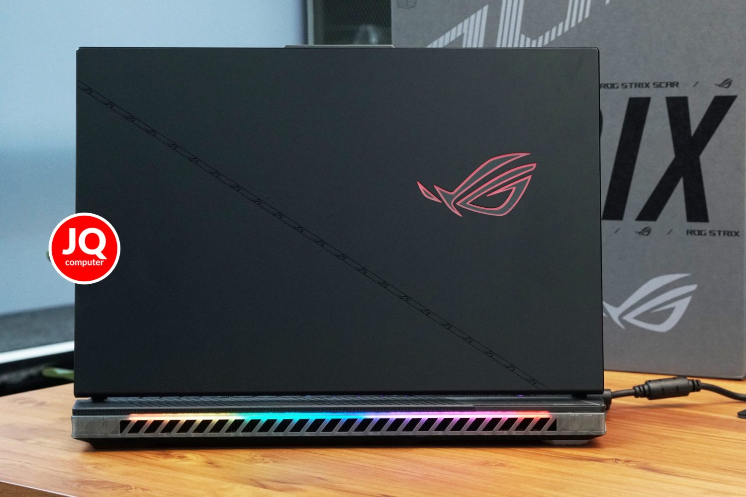 Asus ROG Strix Scar 18 - Image 2