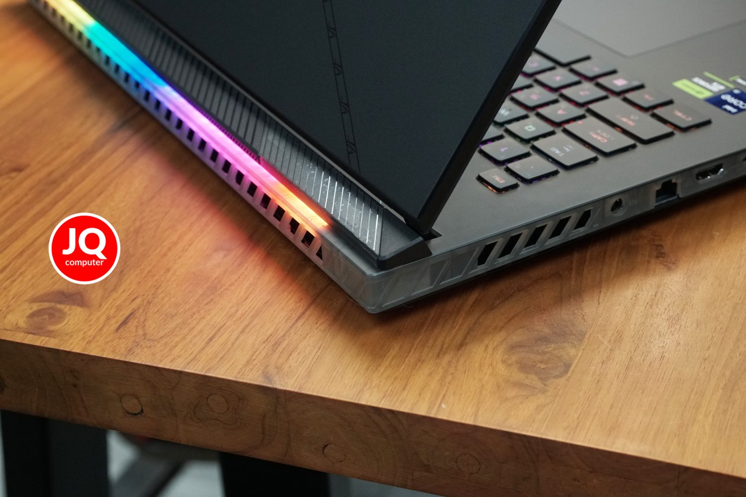 Asus ROG Strix Scar 18 - Image 16