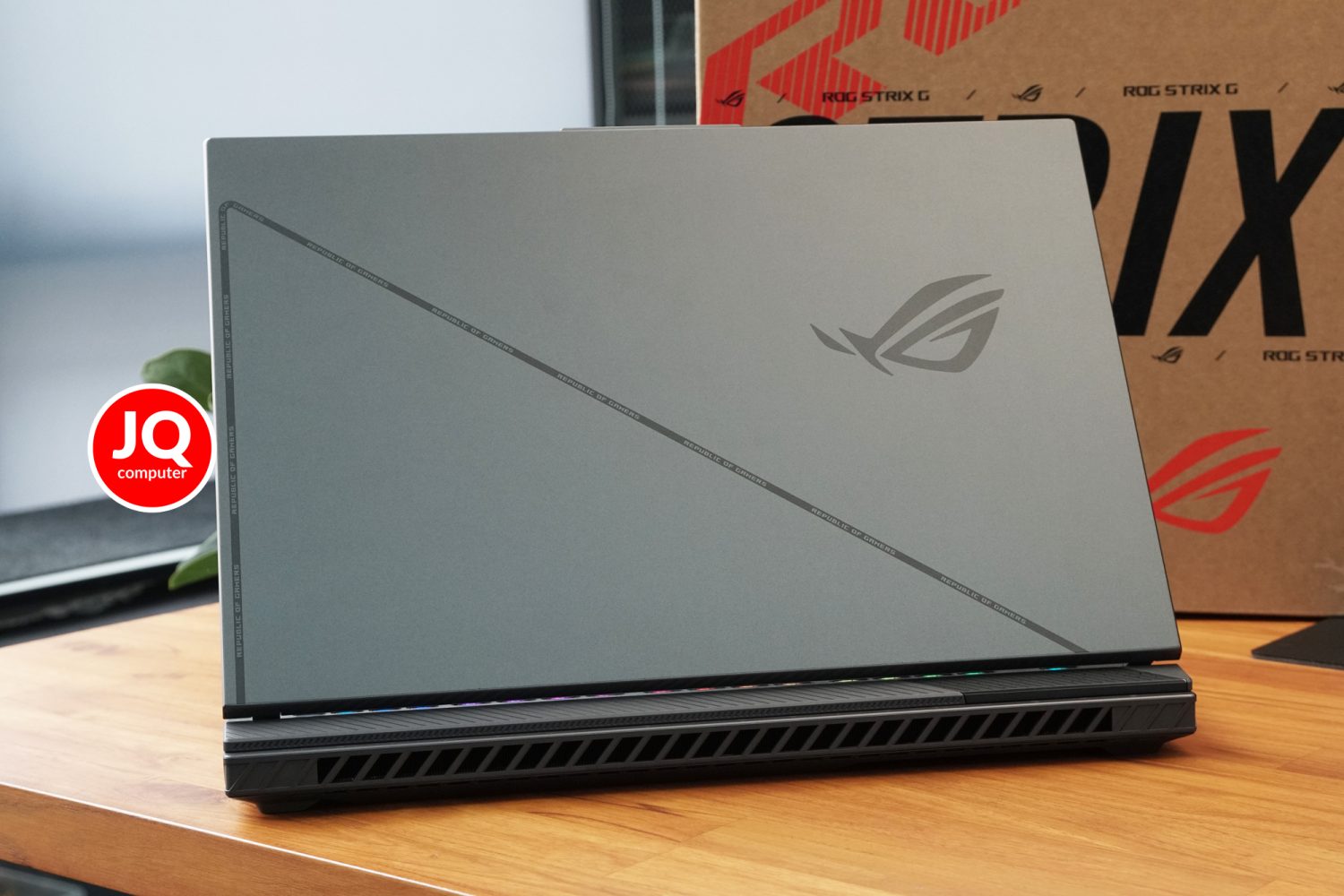 Asus ROG Strix G18 - Image 2