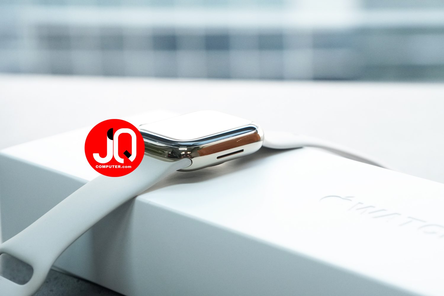Apple Watch 8 Stainless (Apple Care+) - Image 4