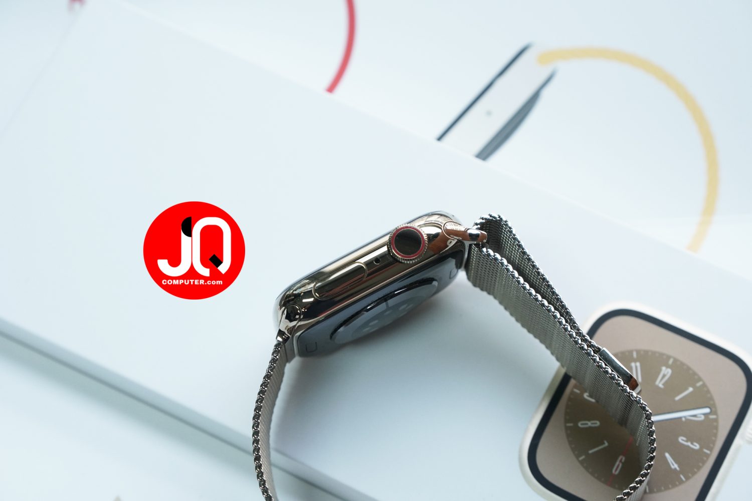 Apple Watch 8 Stainless - Image 3