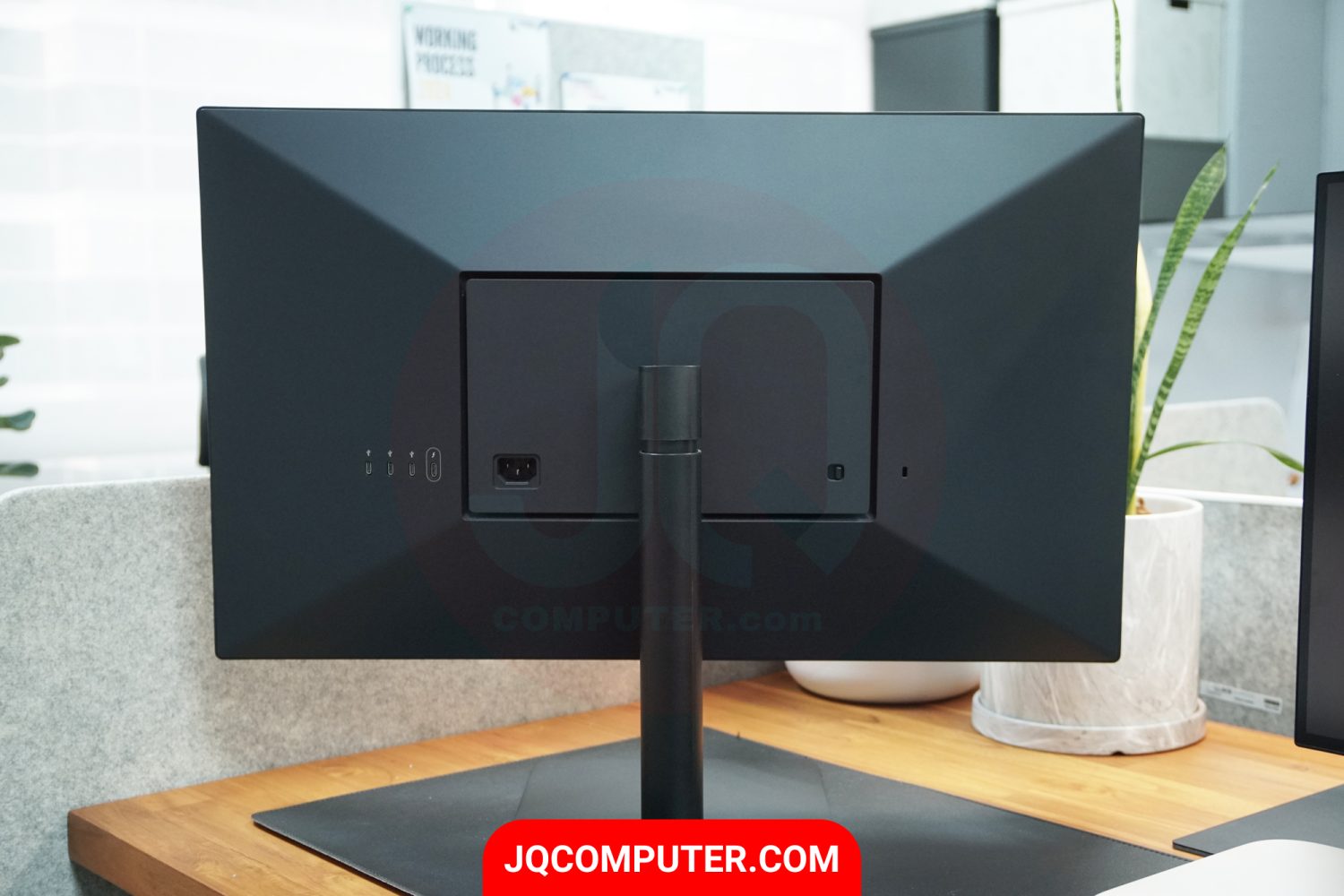 LG UltraFine 27" 5K - Image 2