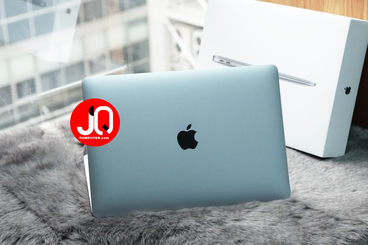 MacBook Air 13" 2020 - Image 2