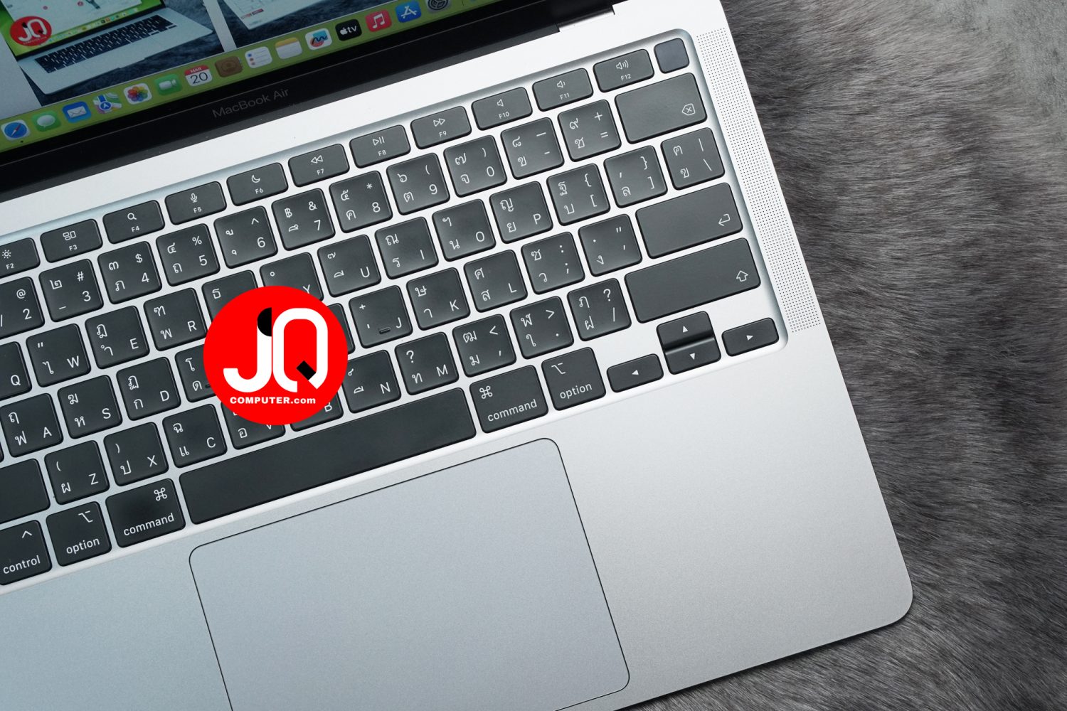 MacBook Air 13" 2020 - Image 4