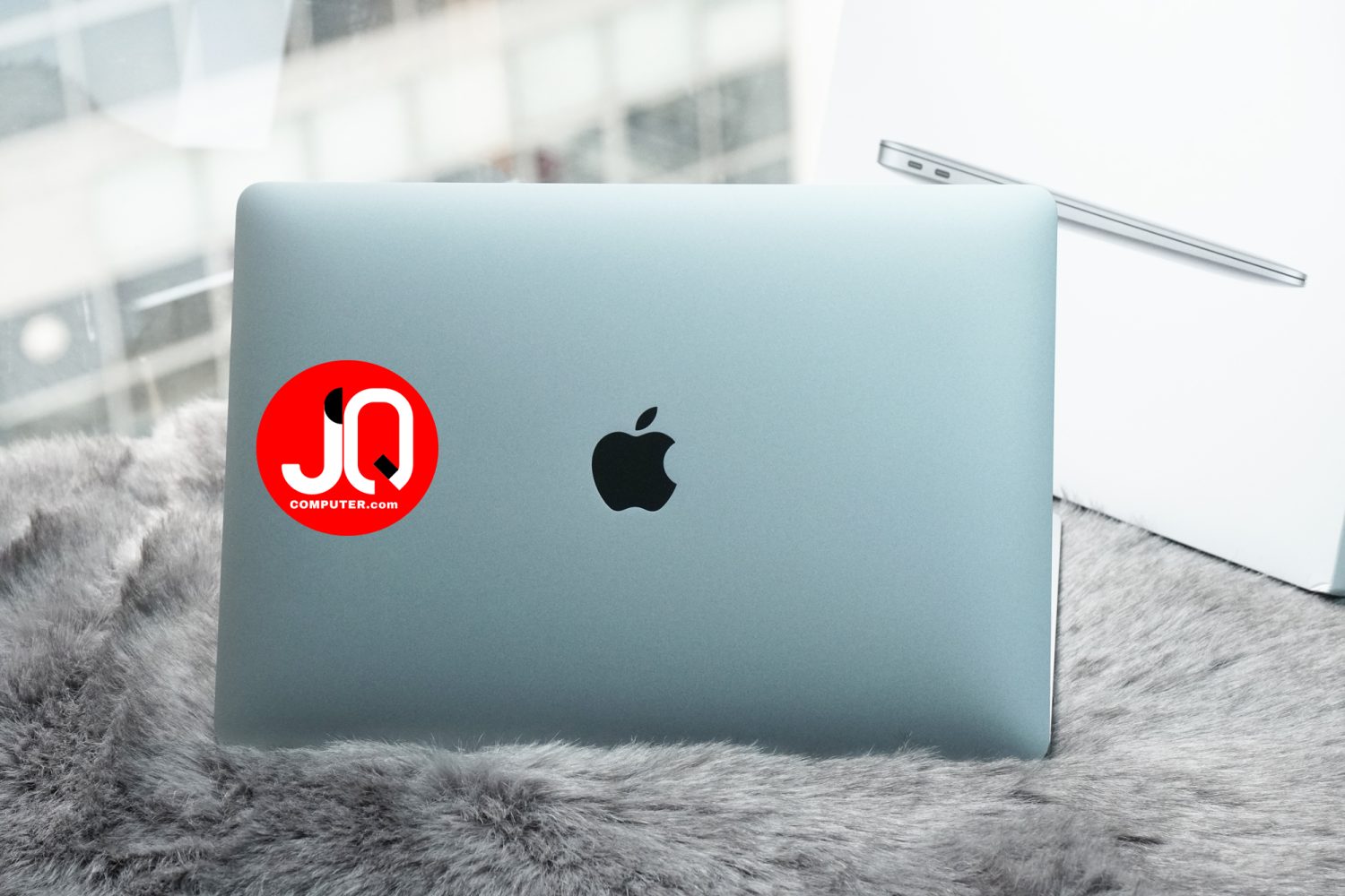 MacBook Air 13" 2020 - Image 2
