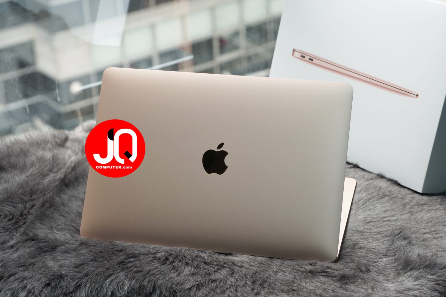 MacBook Air 13" 2020 - Image 2