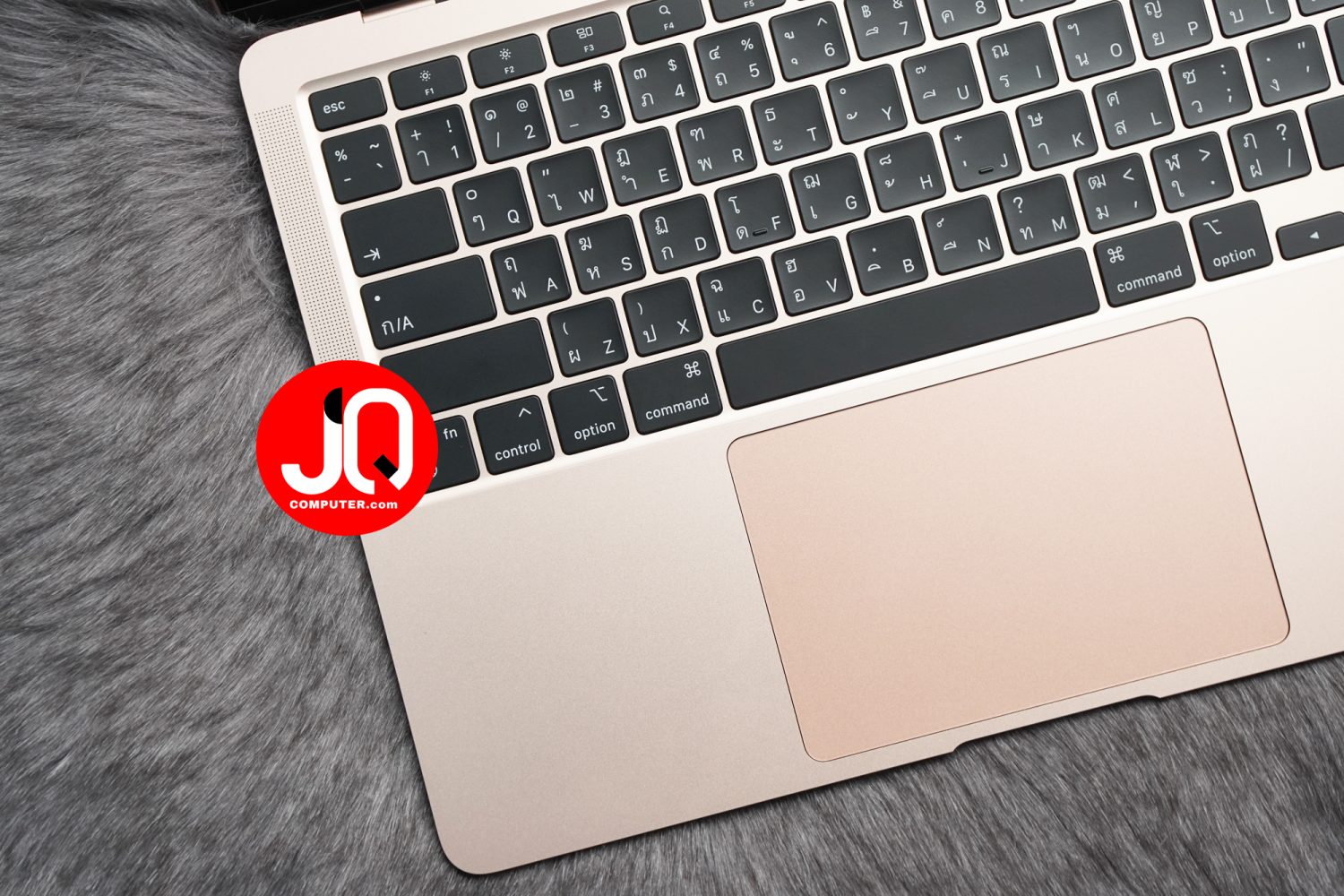 MacBook Air 13" 2020 - Image 3