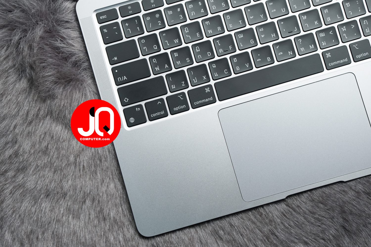 MacBook Air 13" 2020 (CTO) - Image 3