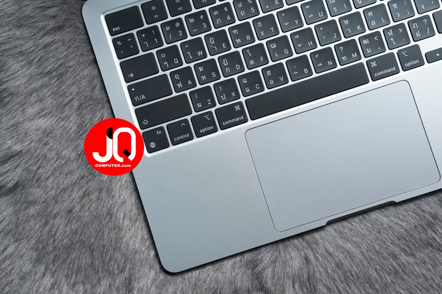 MacBook Air 13" 2022 - Image 3