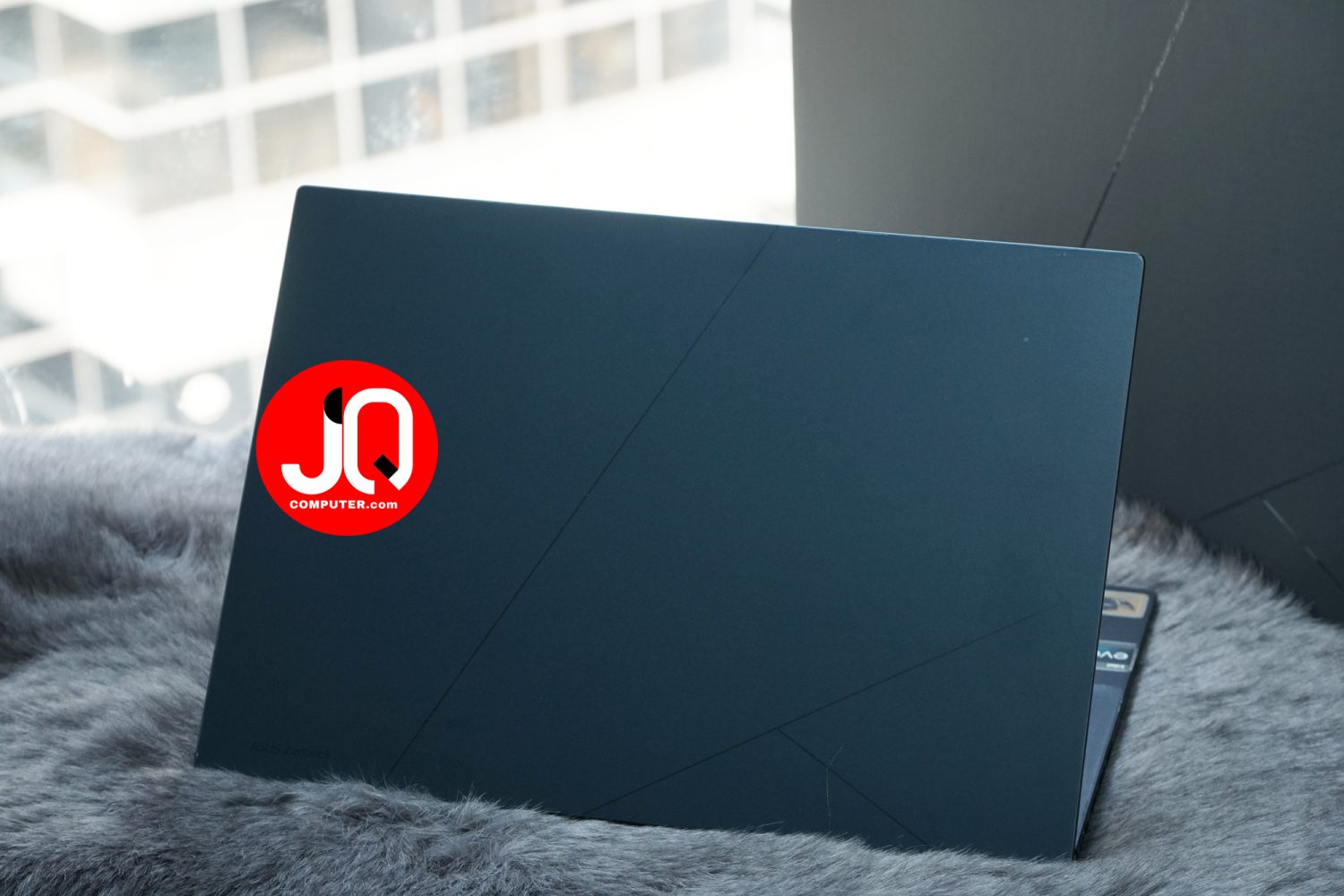 Asus ZenBook 14 OLED - Image 2