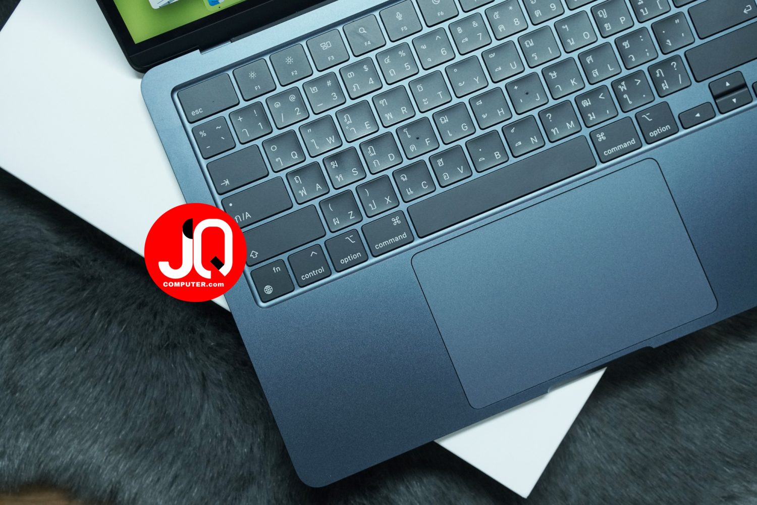 MacBook Air 13" 2022 - Image 3