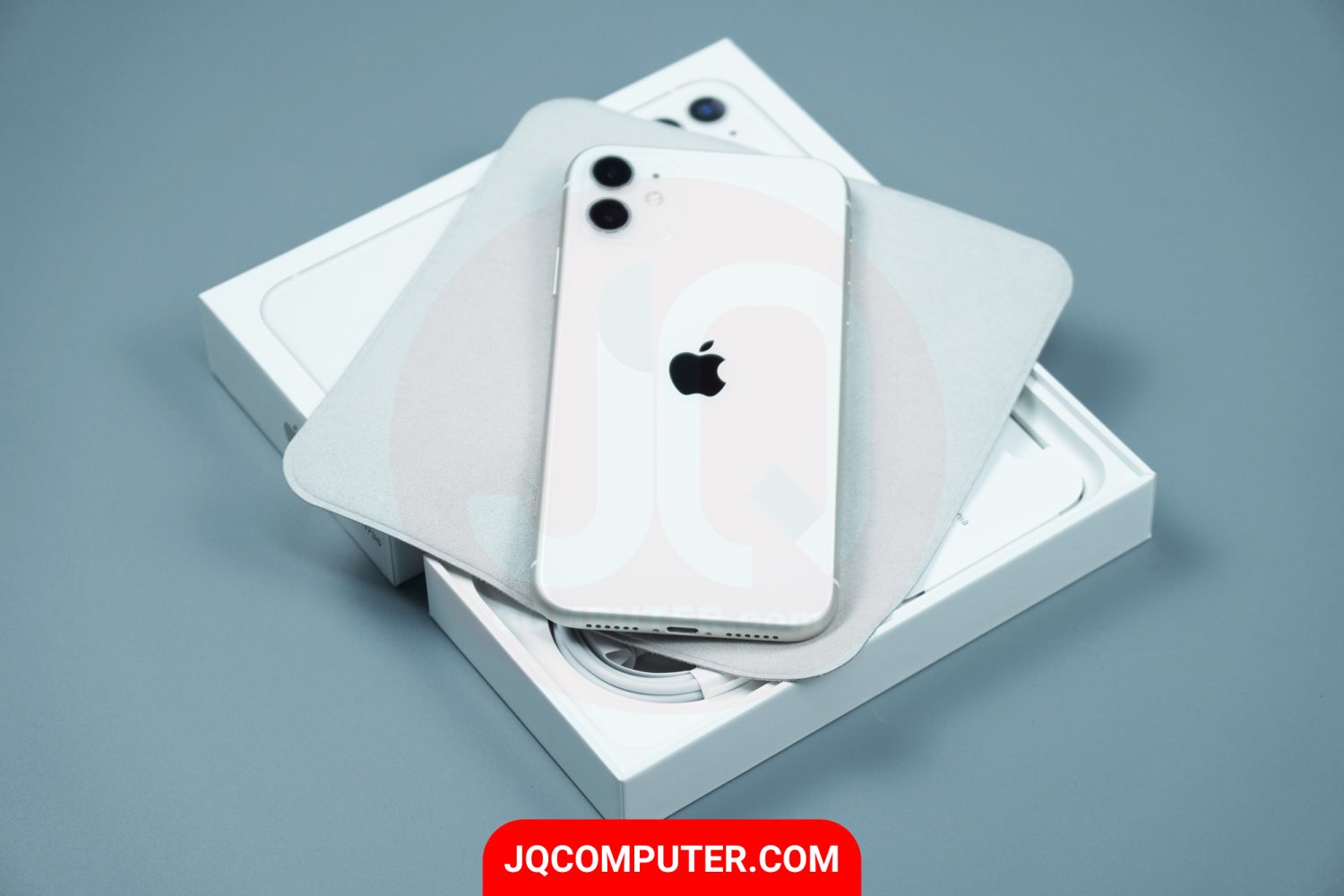 iPhone 11 - Image 2