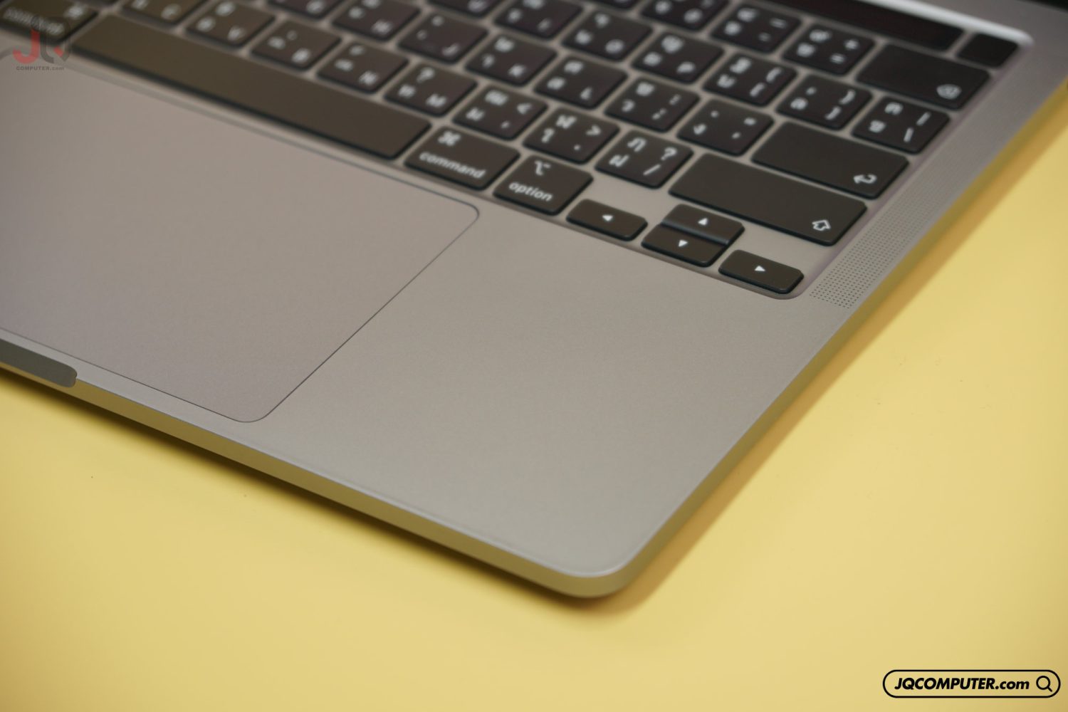 MacBook Pro 13" Apple M1 - Image 4