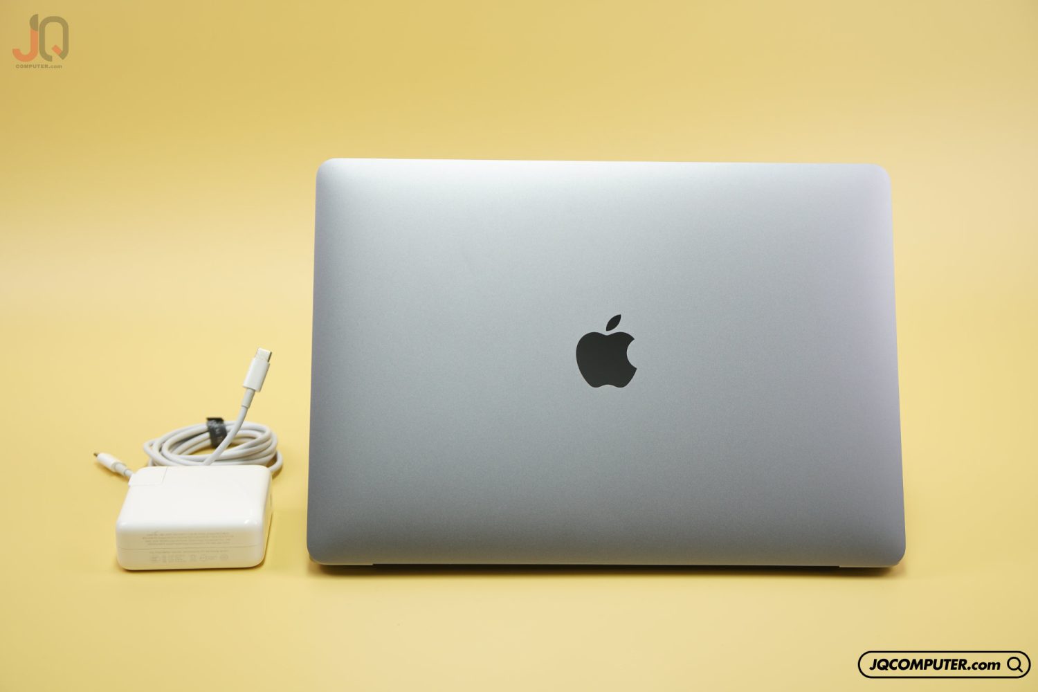 MacBook Pro 13" Apple M1 - Image 2