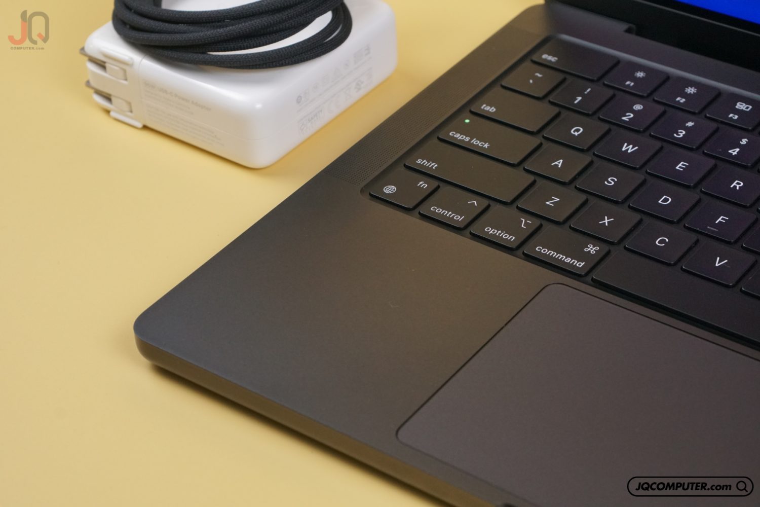 MacBook Pro 14 Apple M3 Max - Image 3