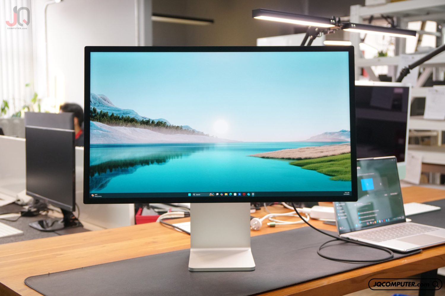 Apple Studio Display (Nano-Texture glass)