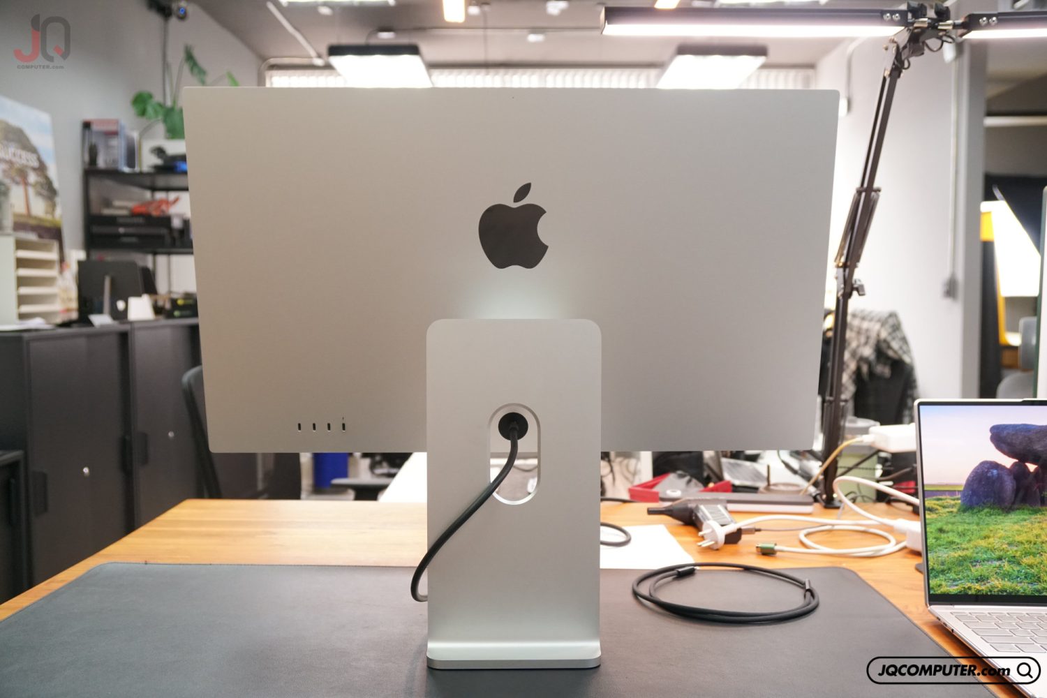 Apple Studio Display (Nano-Texture glass) - Image 2