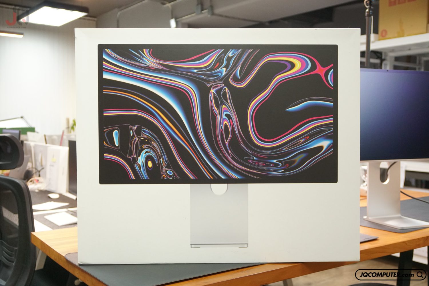Apple Studio Display (Nano-Texture glass) - Image 9