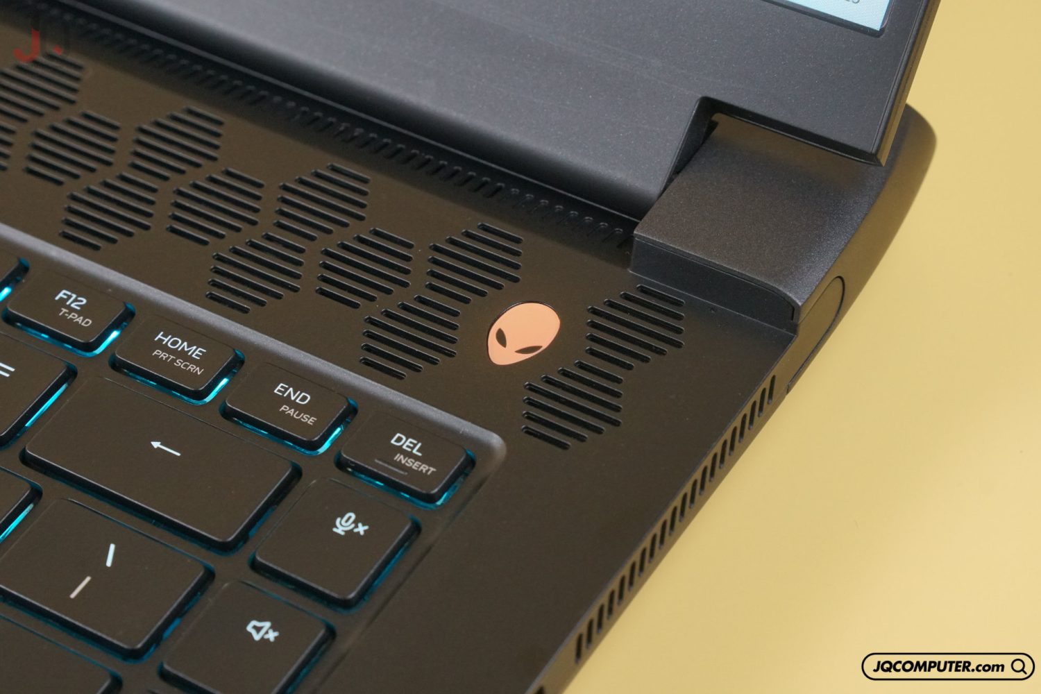 Dell  Alienware M15 R6 - Image 18