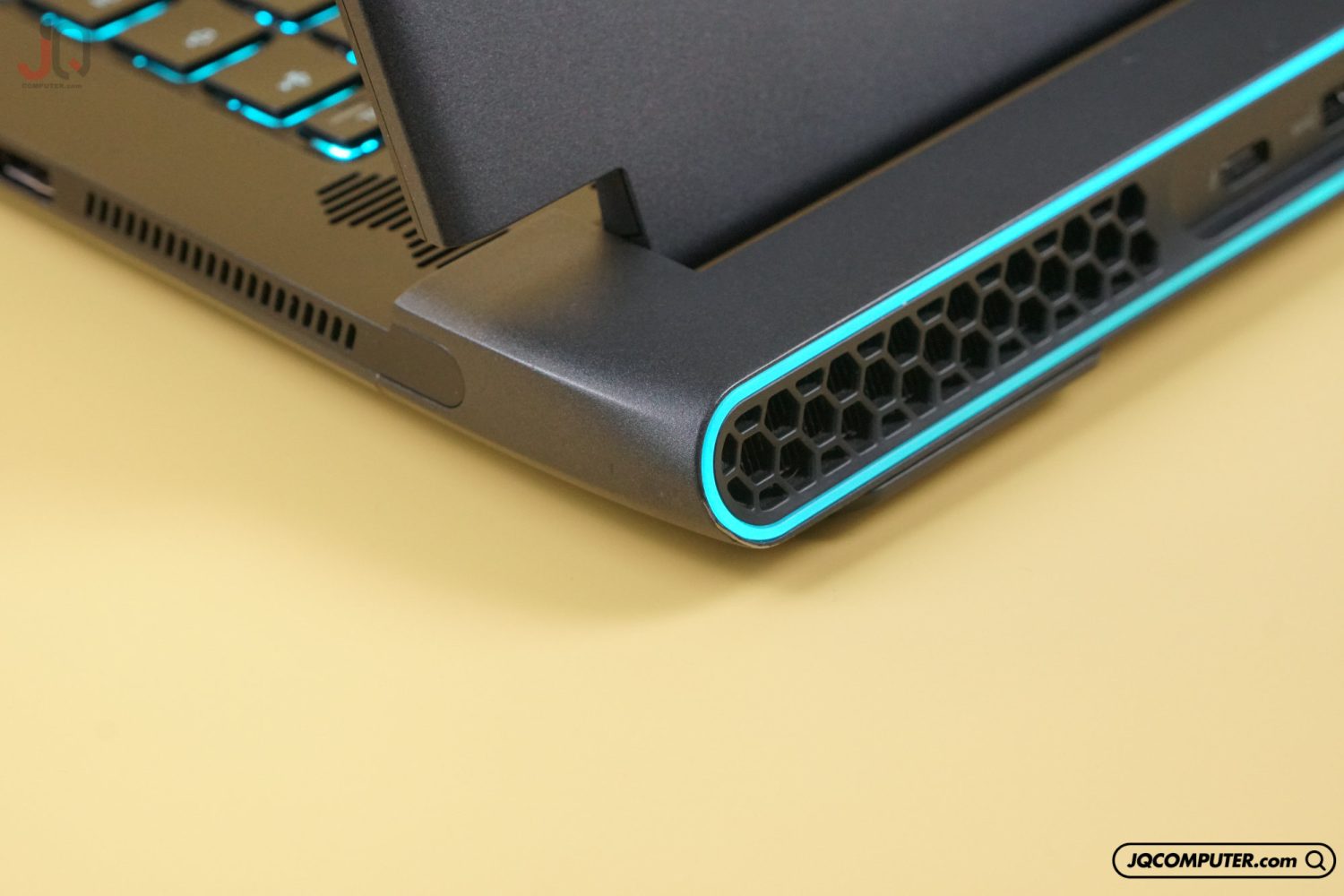 Dell  Alienware M15 R6 - Image 20