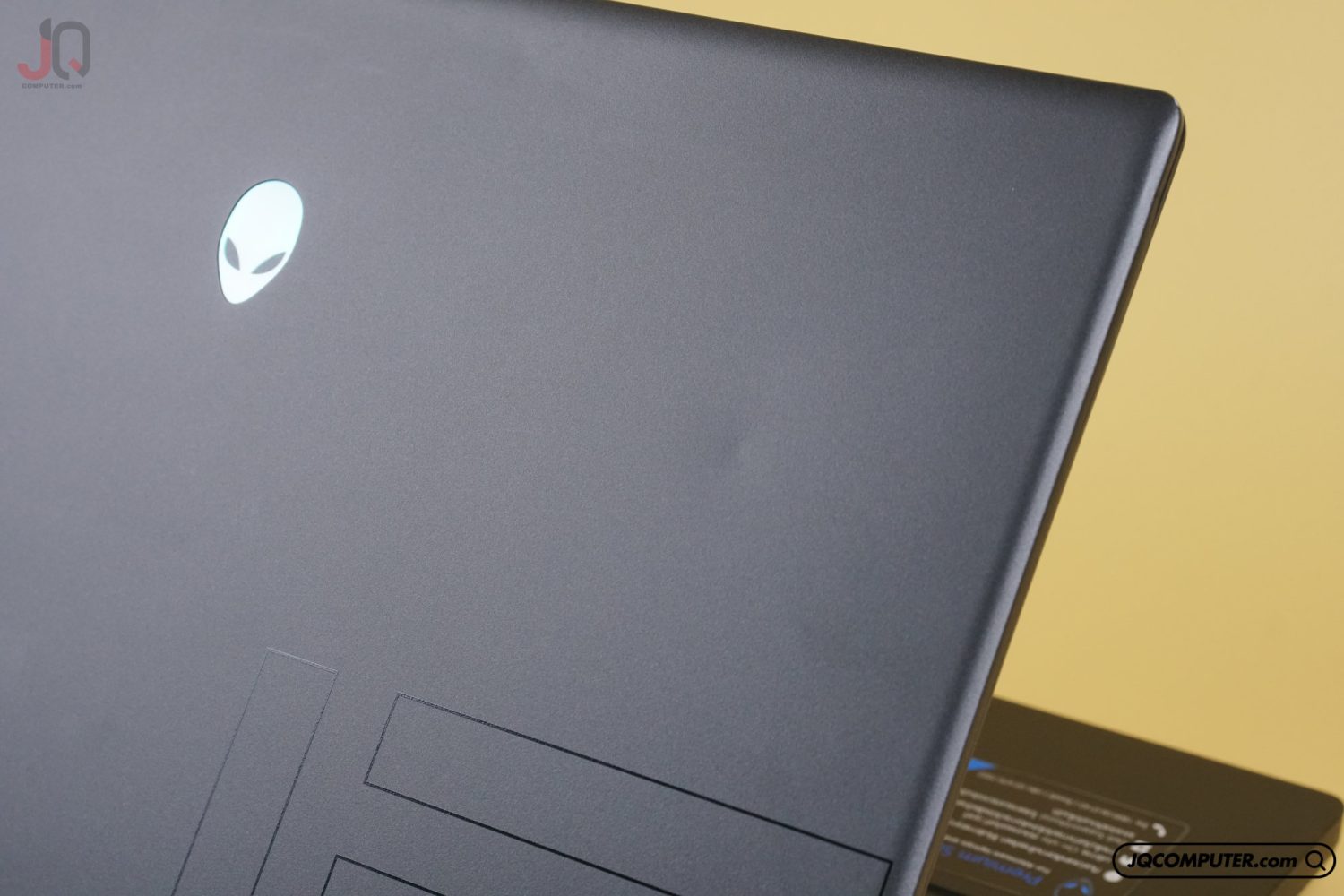 Dell  Alienware M15 R6 - Image 22