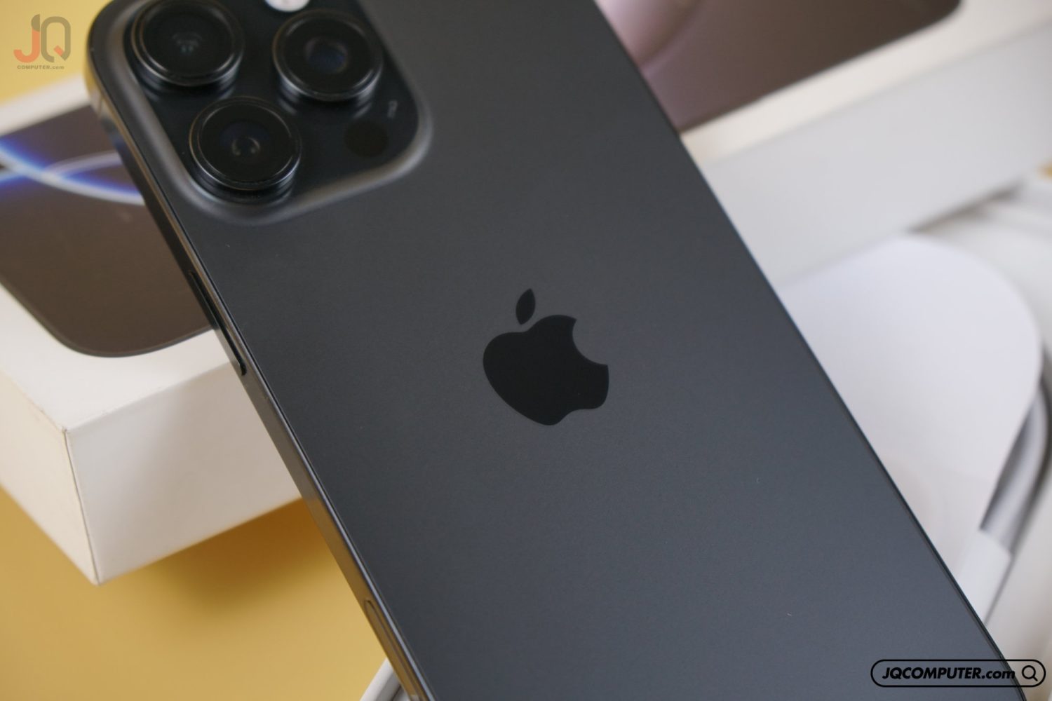 iPhone 16 Pro Max - Image 8