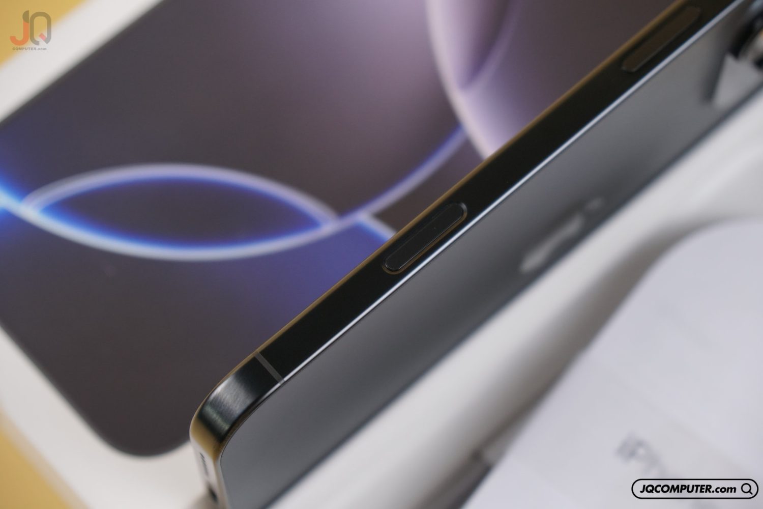 iPhone 16 Pro Max - Image 12