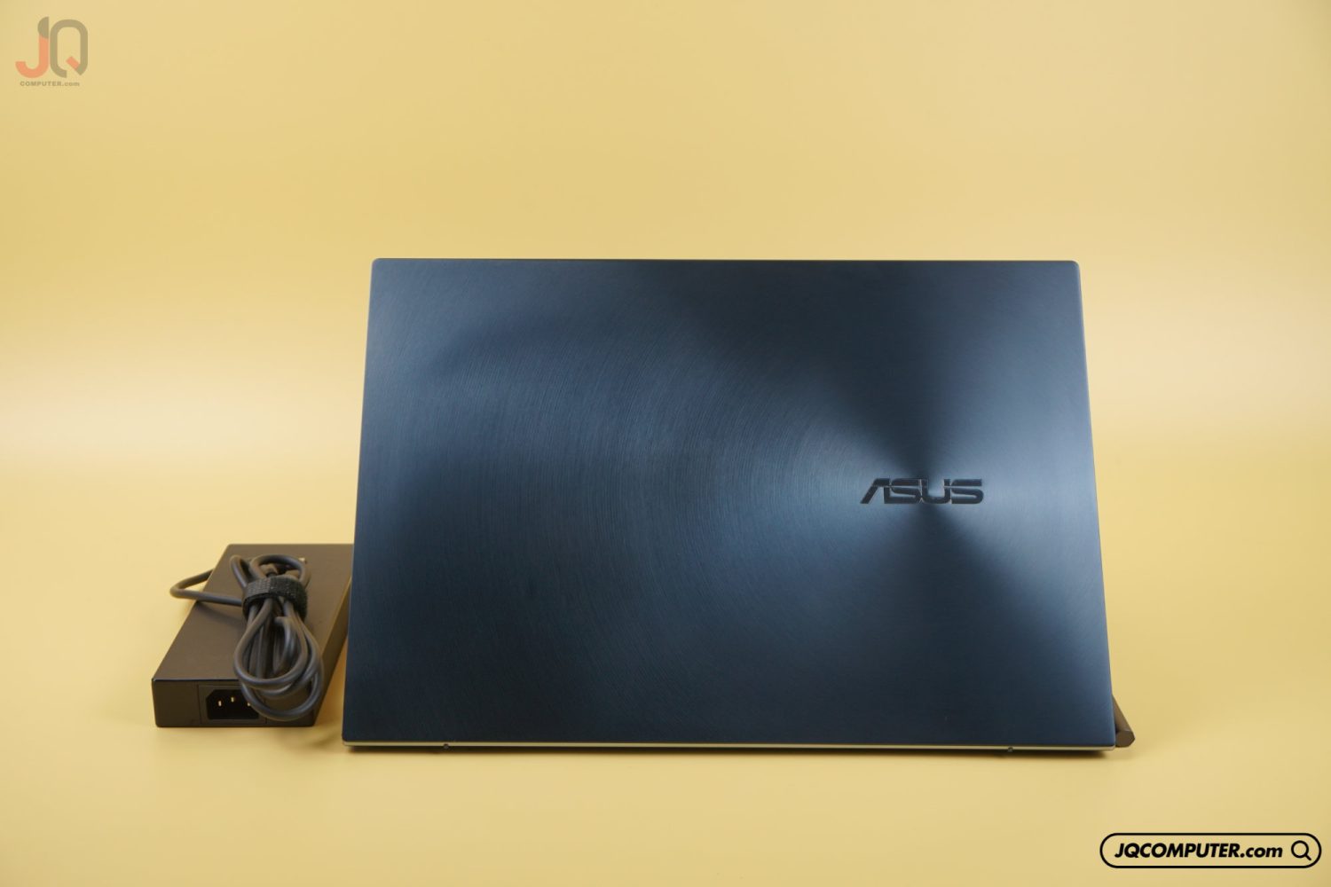 Asus ZenBook Pro Duo 15 - Image 2