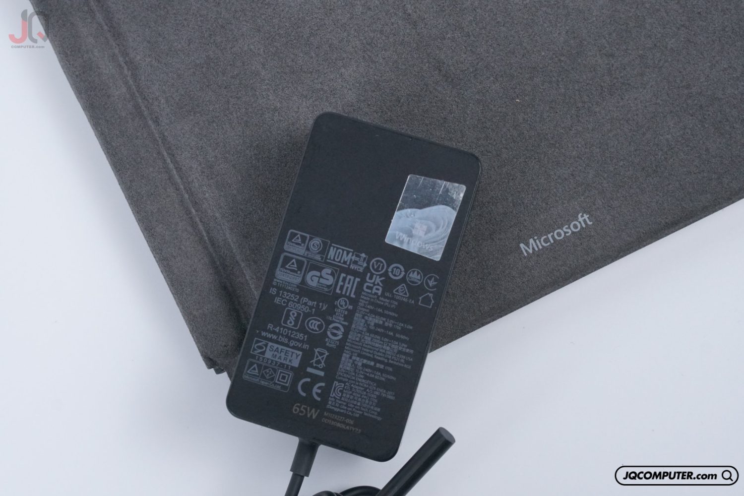 Microsoft Surface Pro 8 - Image 26