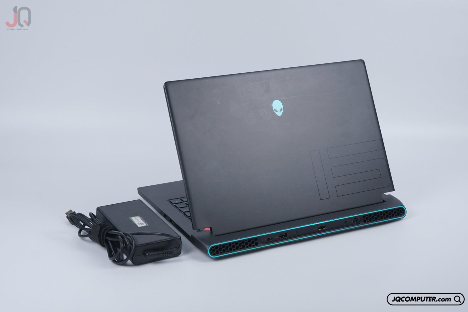 Dell Alienware M15 R6 - Image 2