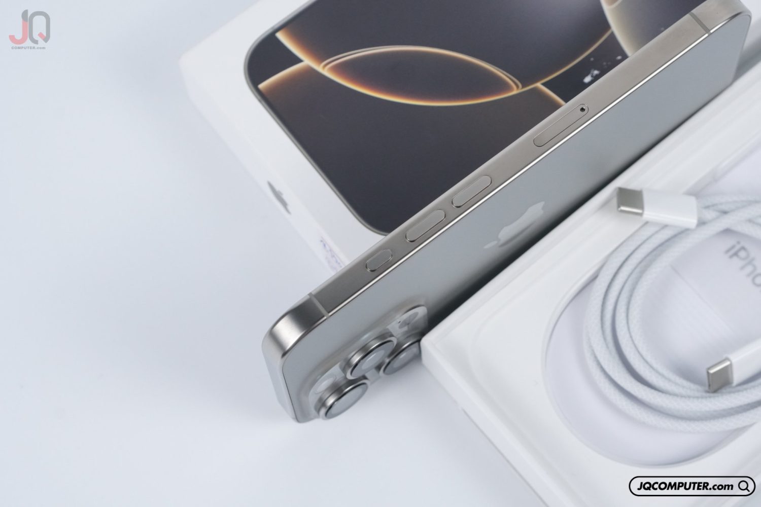 iPhone 16 Pro - Image 12