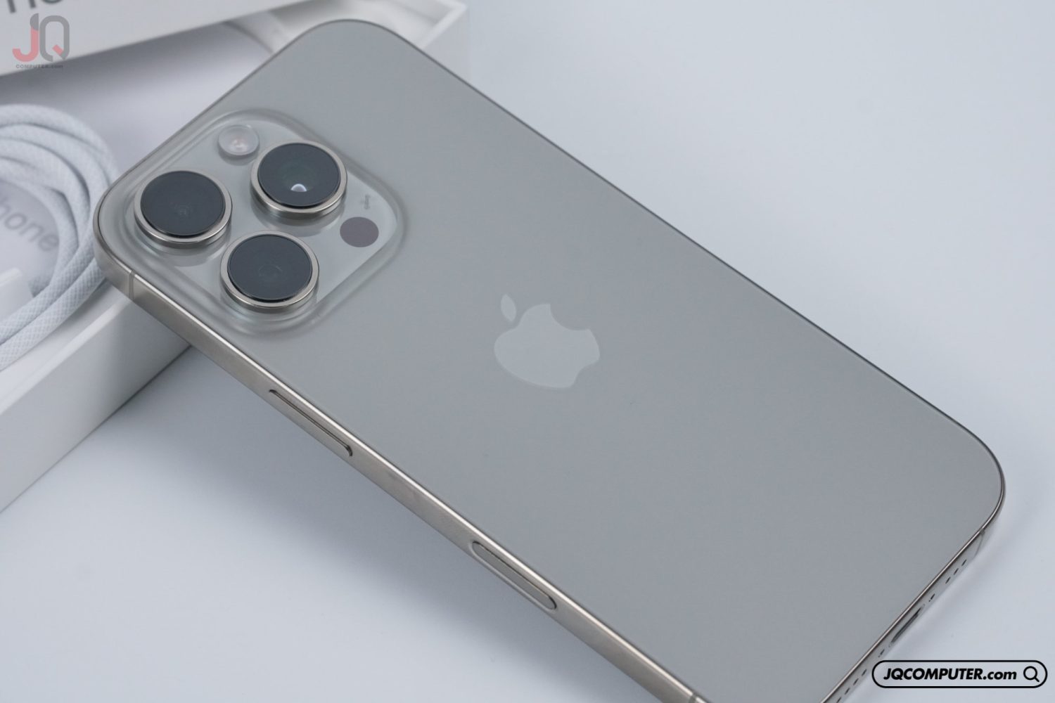 iPhone 16 Pro - Image 7