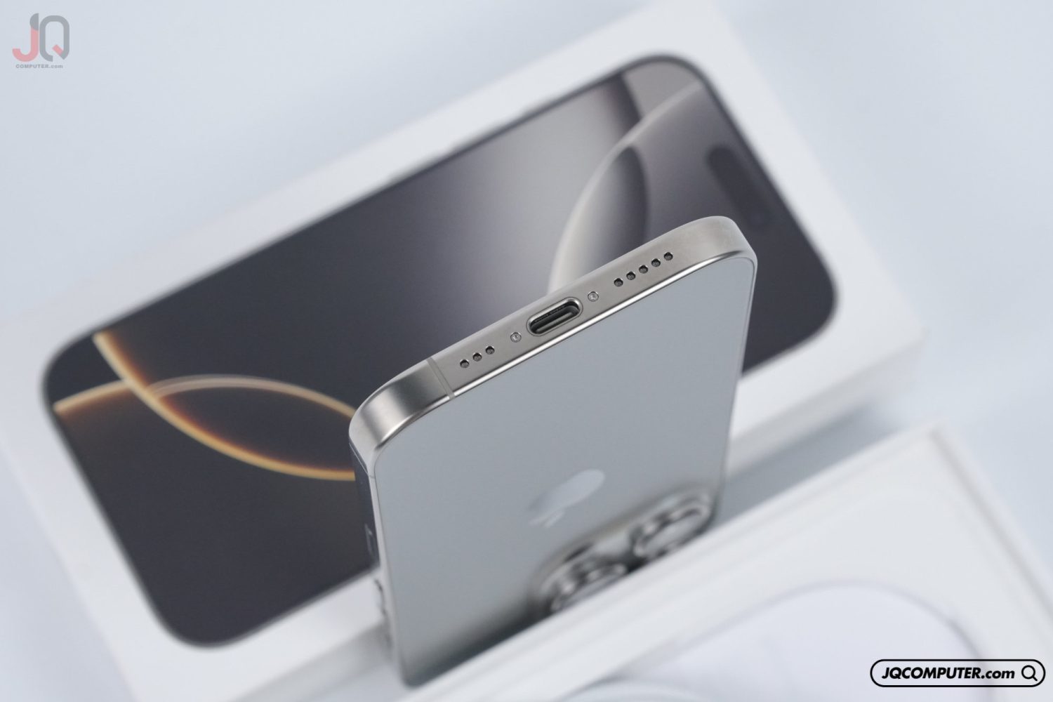 iPhone 16 Pro - Image 8