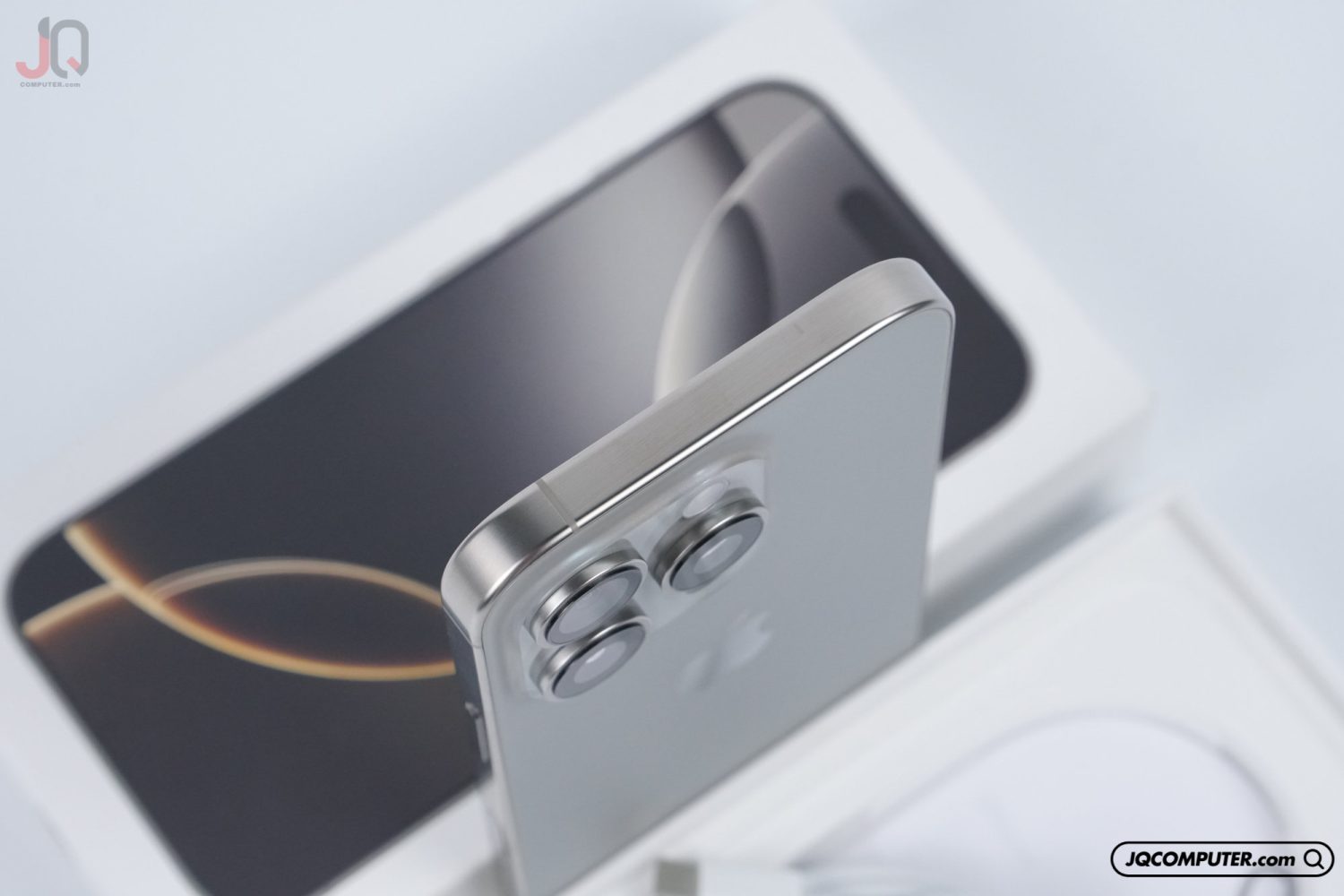 iPhone 16 Pro - Image 9