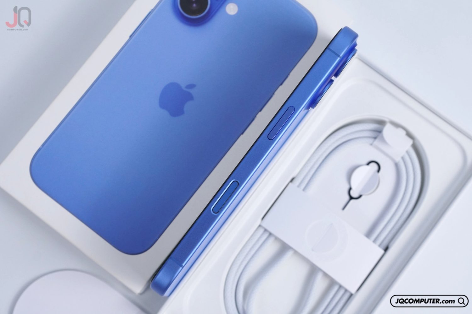 iPhone 16 - Image 6