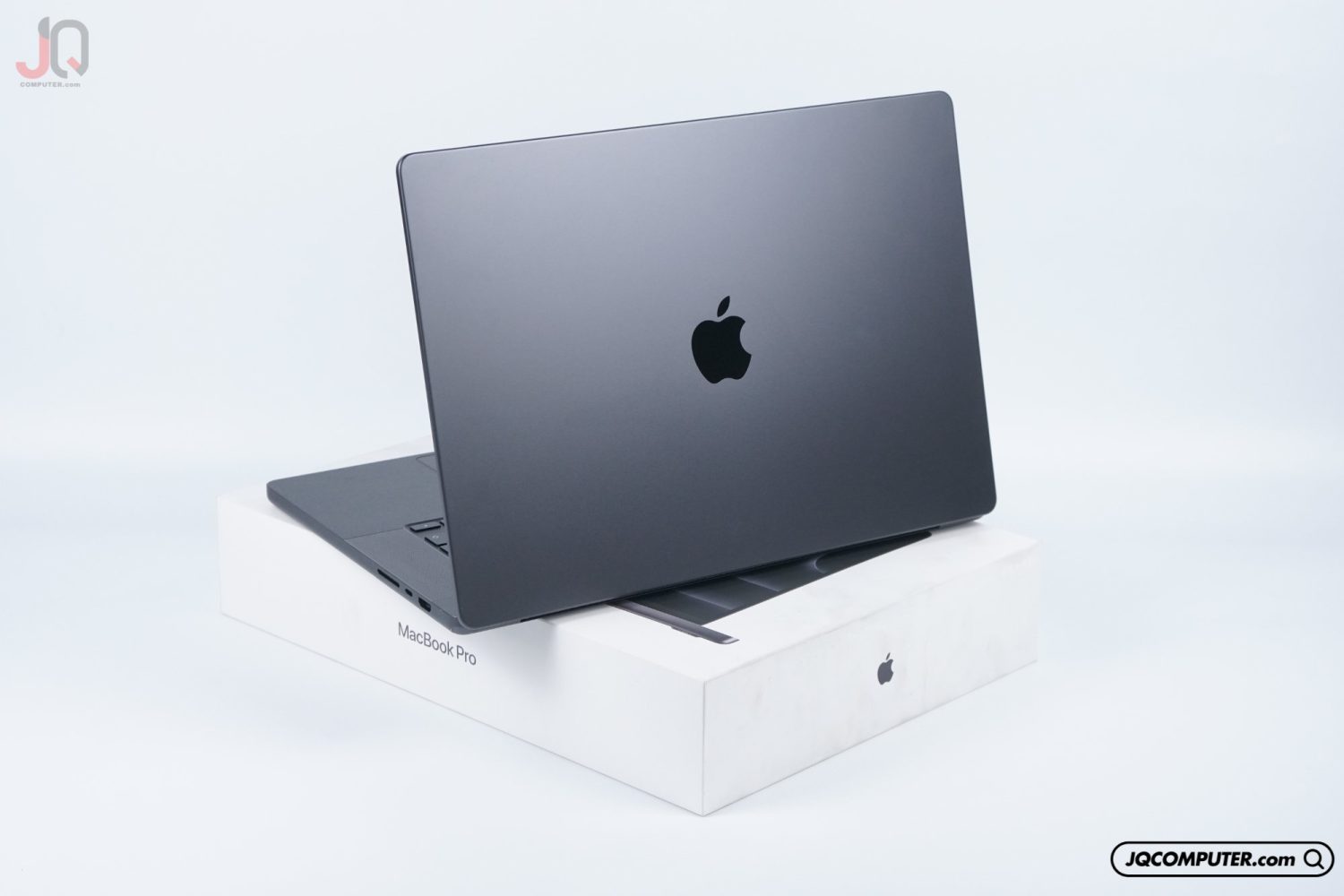 MacBook Pro 16 Apple M4 Max - Image 2